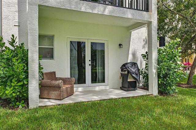 1685 42nd Square 101, Vero Beach, FL 32960