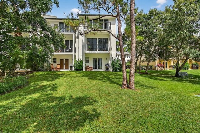 1685 42nd Square 101, Vero Beach, FL 32960