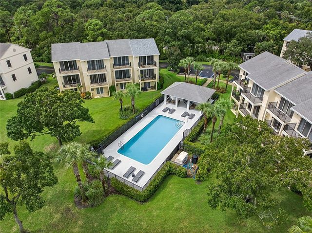 1685 42nd Square 101, Vero Beach, FL 32960