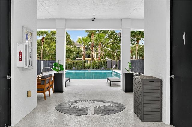 1685 42nd Square 101, Vero Beach, FL 32960