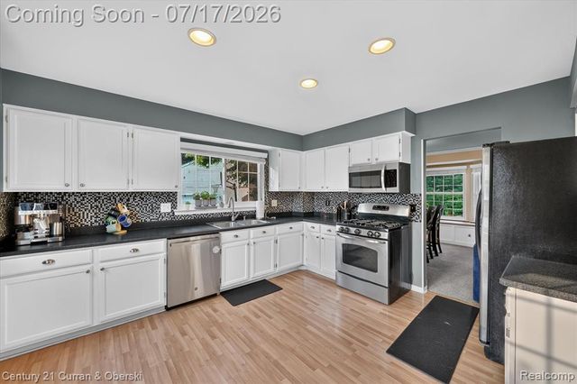 24525 Jamestowne Road, Novi, MI 48375