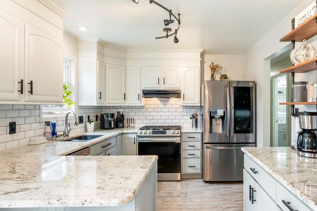 1367 Dixon Pkwy, Chesterton, IN 46304