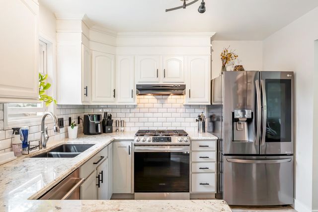 1367 Dixon Pkwy, Chesterton, IN 46304