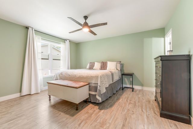1367 Dixon Pkwy, Chesterton, IN 46304