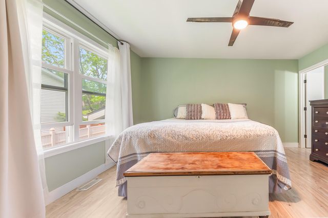 1367 Dixon Pkwy, Chesterton, IN 46304