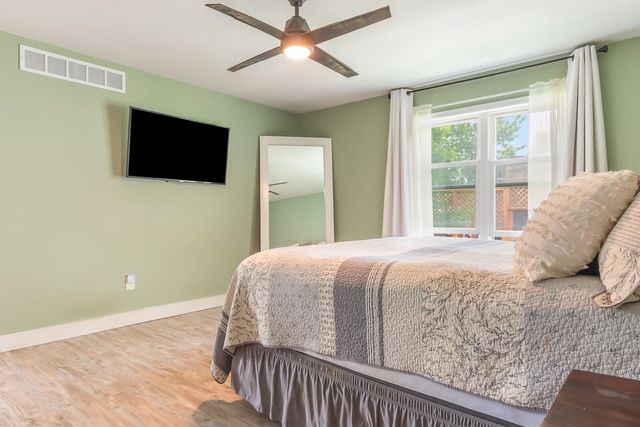 1367 Dixon Pkwy, Chesterton, IN 46304