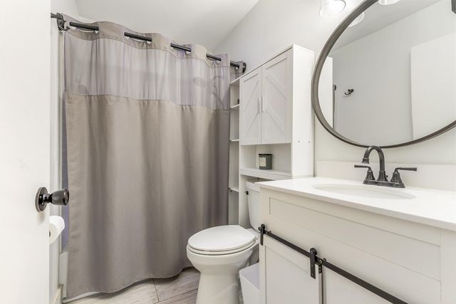 1367 Dixon Pkwy, Chesterton, IN 46304