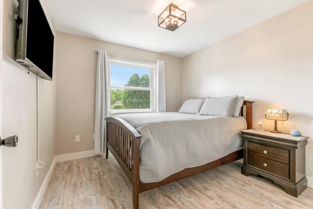 1367 Dixon Pkwy, Chesterton, IN 46304