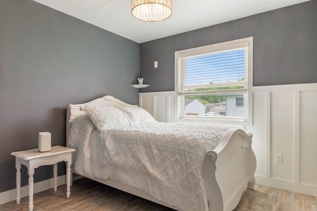 1367 Dixon Pkwy, Chesterton, IN 46304