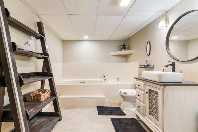 1367 Dixon Pkwy, Chesterton, IN 46304