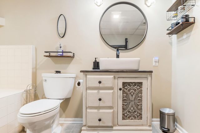 1367 Dixon Pkwy, Chesterton, IN 46304