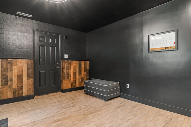 1367 Dixon Pkwy, Chesterton, IN 46304