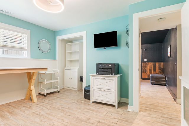 1367 Dixon Pkwy, Chesterton, IN 46304
