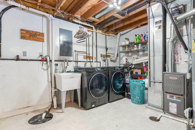 1367 Dixon Pkwy, Chesterton, IN 46304