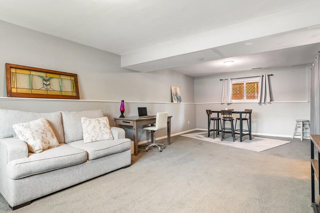 1367 Dixon Pkwy, Chesterton, IN 46304