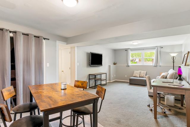 1367 Dixon Pkwy, Chesterton, IN 46304