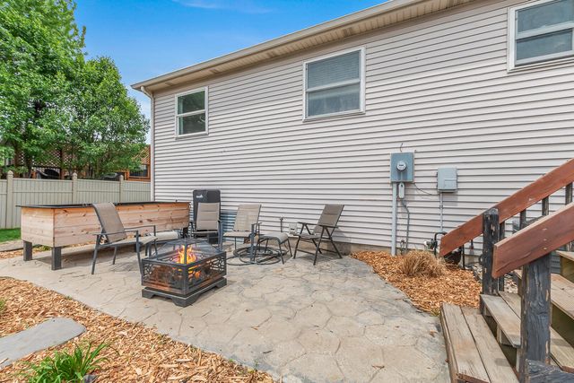 1367 Dixon Pkwy, Chesterton, IN 46304