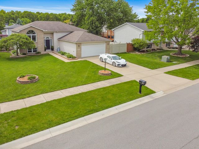 1367 Dixon Pkwy, Chesterton, IN 46304