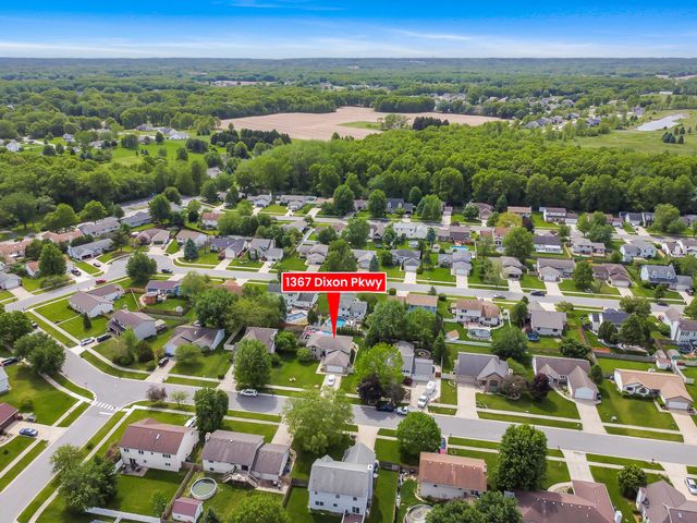 1367 Dixon Pkwy, Chesterton, IN 46304