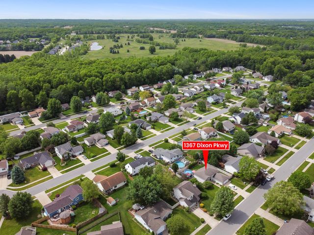 1367 Dixon Pkwy, Chesterton, IN 46304