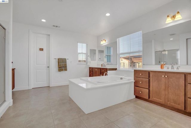 263 E Vita Ave, Mountain House, CA 95391