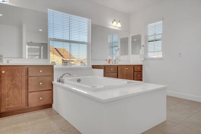 263 E Vita Ave, Mountain House, CA 95391