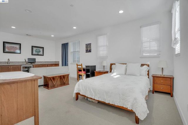 263 E Vita Ave, Mountain House, CA 95391