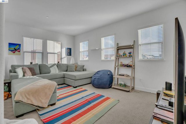 263 E Vita Ave, Mountain House, CA 95391