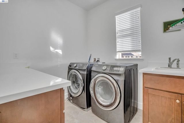 263 E Vita Ave, Mountain House, CA 95391