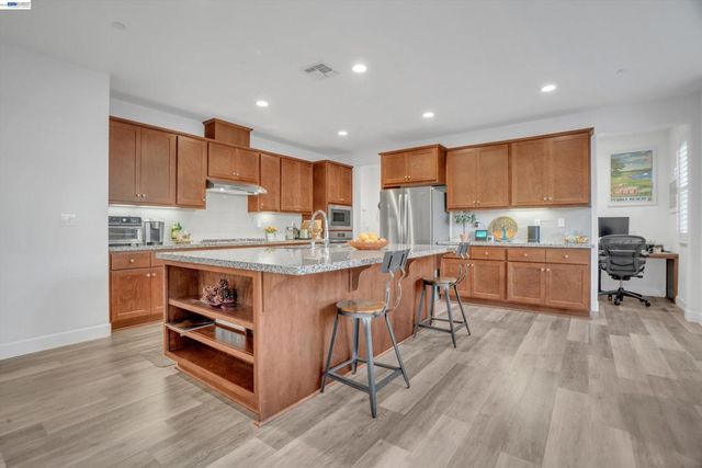 263 E Vita Ave, Mountain House, CA 95391