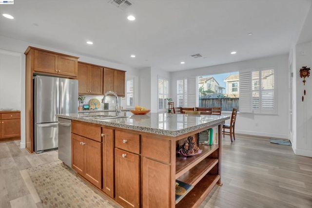 263 E Vita Ave, Mountain House, CA 95391