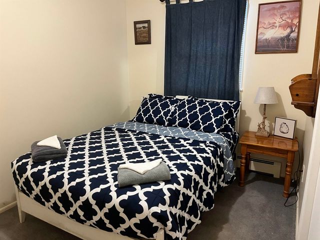 8 Charter Hill Drive, Rutland City, VT 05701