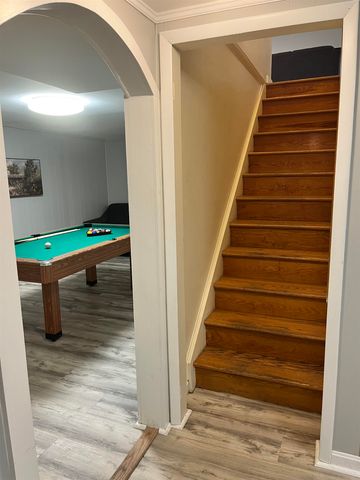 8 Charter Hill Drive, Rutland City, VT 05701