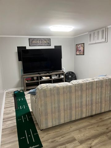 8 Charter Hill Drive, Rutland City, VT 05701