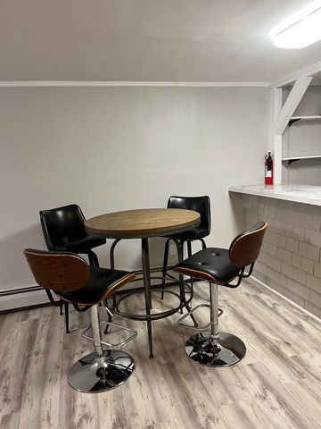 8 Charter Hill Drive, Rutland City, VT 05701