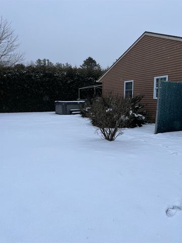 8 Charter Hill Drive, Rutland City, VT 05701