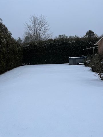 8 Charter Hill Drive, Rutland City, VT 05701