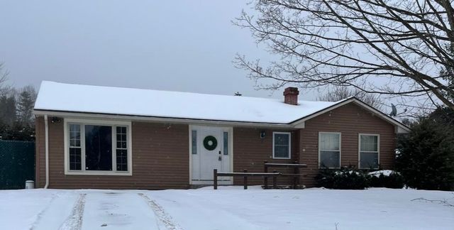 8 Charter Hill Drive, Rutland City, VT 05701