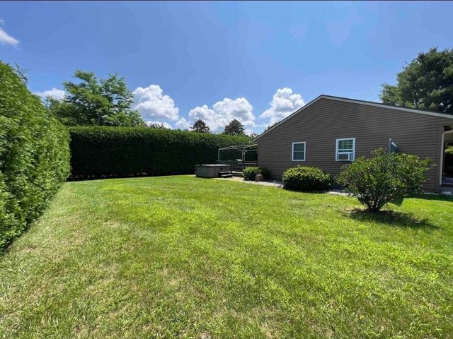 8 Charter Hill Drive, Rutland City, VT 05701