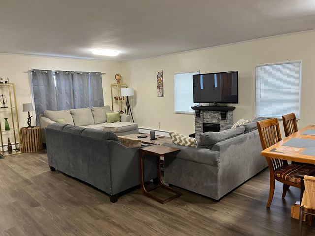 8 Charter Hill Drive, Rutland City, VT 05701