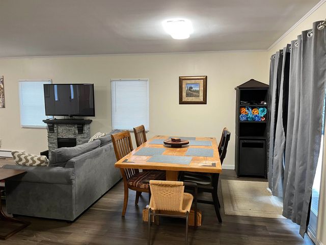 8 Charter Hill Drive, Rutland City, VT 05701