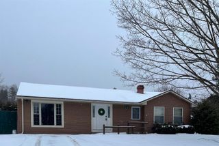 8 Charter Hill Drive, Rutland City, VT 05701