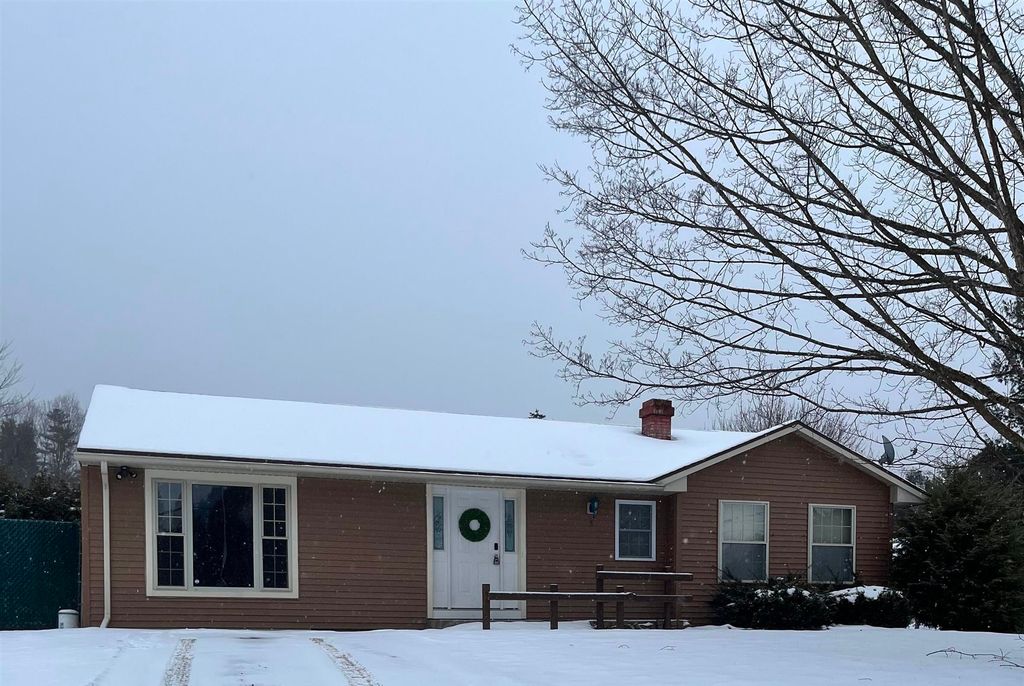 8 Charter Hill Drive, Rutland City, VT 05701