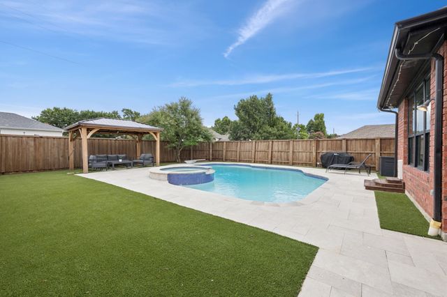 7300 Hillview Drive, Plano, TX 75025