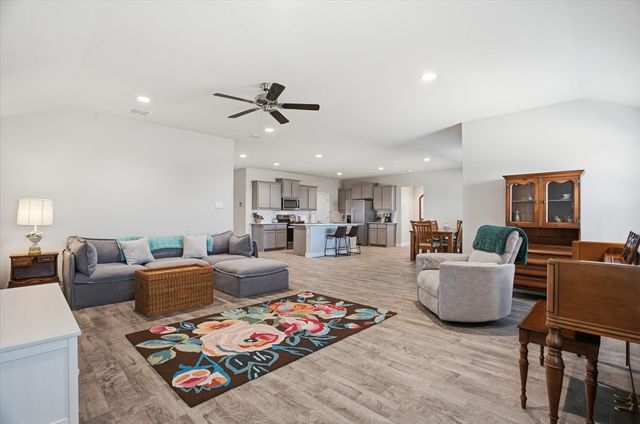 4028 Cornerstone Circle, Granbury, TX 76048