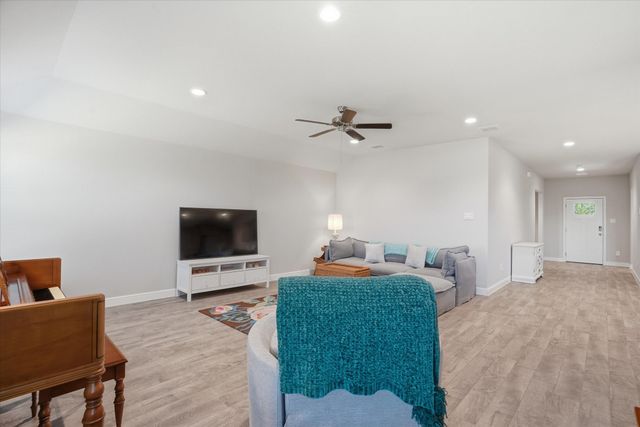 4028 Cornerstone Circle, Granbury, TX 76048