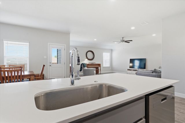 4028 Cornerstone Circle, Granbury, TX 76048
