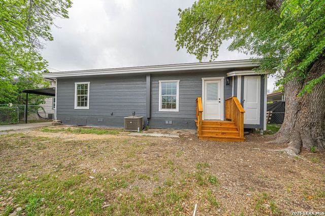 1219 SIMS AVE, San Antonio, TX 78225