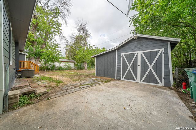 1219 SIMS AVE, San Antonio, TX 78225