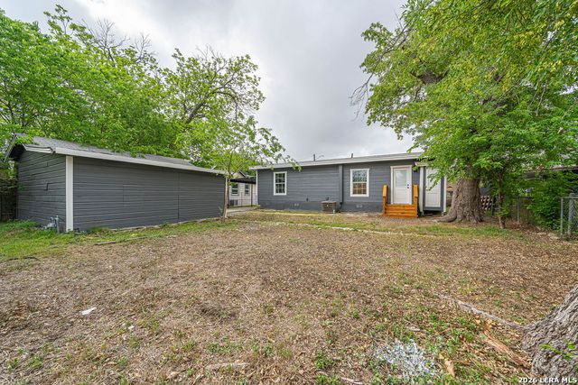 1219 SIMS AVE, San Antonio, TX 78225